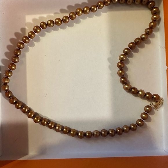 Chocolate Pearl Necklace - Picture 4 of 4